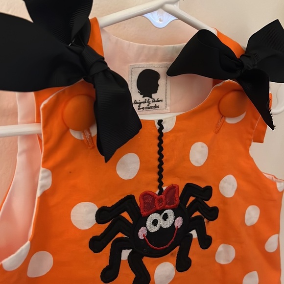 HALLOWEEN SMOCK SPIDER DRESS WITH POLKA DOTS AND BLACK BOWS - SIZE 6-9M - Picture 3 of 6